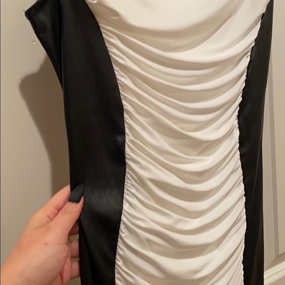 Black and white tight fitted dress - Picture 3 of 4